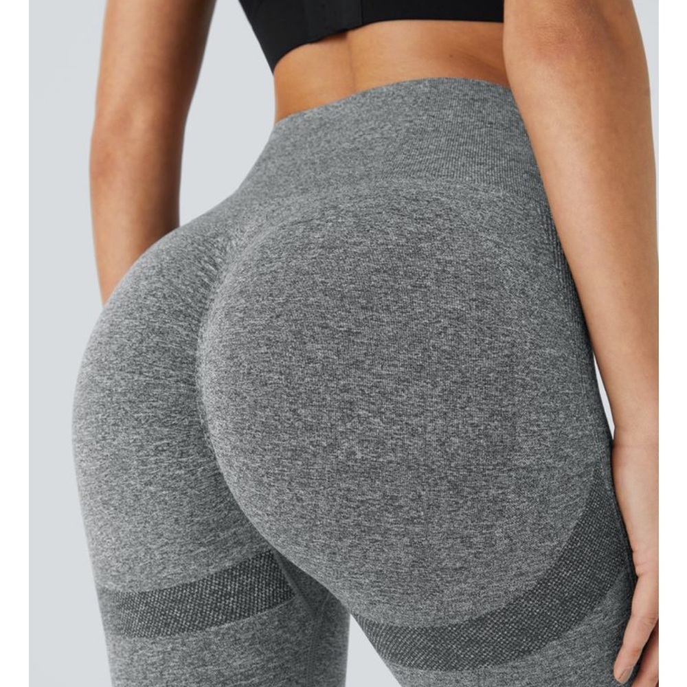NWOT Halara OneForm Bundle 2 Pairs 7/8 Leggings Small - Picture 3 of 11
